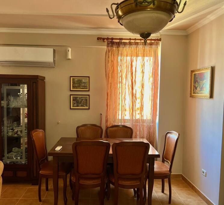Central Tirana Flat Near Bazaar Экстерьер фото